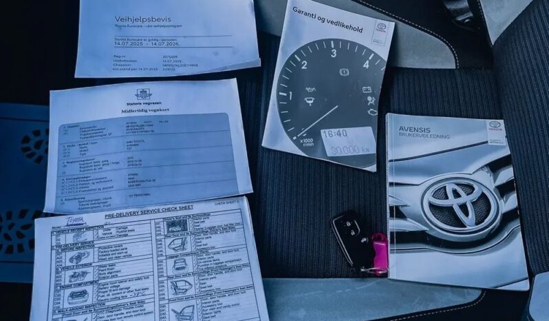 TOYOTA Avensis  | FWD (przód) | Automatyczna | 147 KM | Szary full