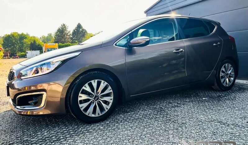 KIA Ceed  | FWD (przód) | Manualna | 120 KM | Brązowy full