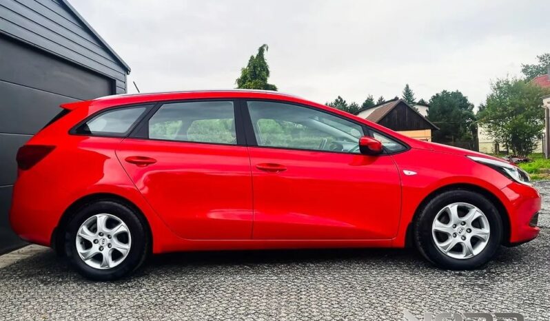 KIA Ceed  | FWD (przód) | Manualna | 135 KM | Czerwony full