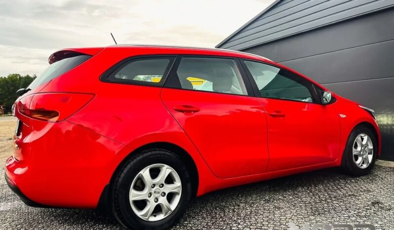 KIA Ceed  | FWD (przód) | Manualna | 135 KM | Czerwony full