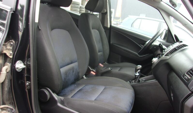 HYUNDAI ix20  | FWD (przód) | Manualna | 90 KM | Czarny full