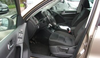 VOLKSWAGEN Tiguan  | 4×4 Automatyczny | Manualna | 160 KM | Szary full