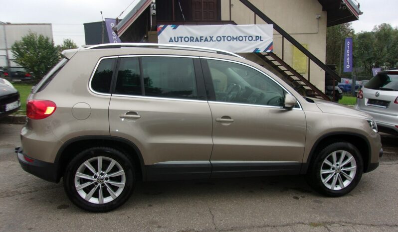 VOLKSWAGEN Tiguan  | 4×4 Automatyczny | Manualna | 160 KM | Szary full