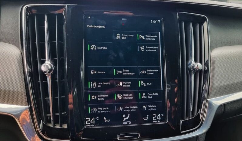 VOLVO V90  | 4×4 (doł. automatycznie) | Automatyczna | 190 KM | Biały full