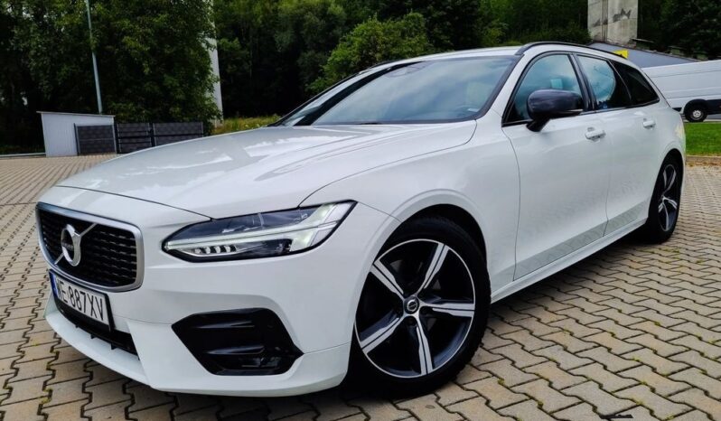 VOLVO V90  | 4×4 (doł. automatycznie) | Automatyczna | 190 KM | Biały full