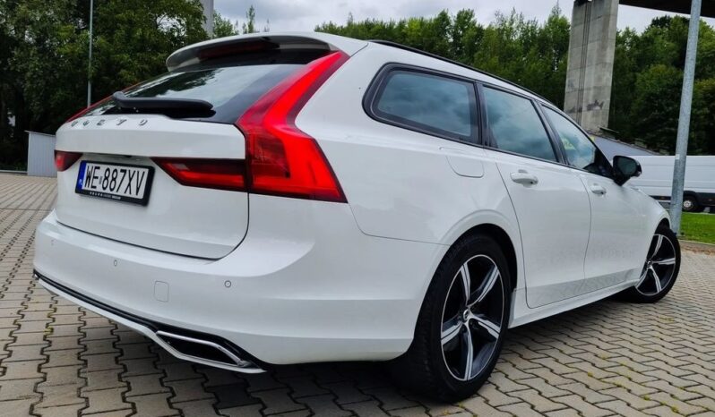 VOLVO V90  | 4×4 (doł. automatycznie) | Automatyczna | 190 KM | Biały full