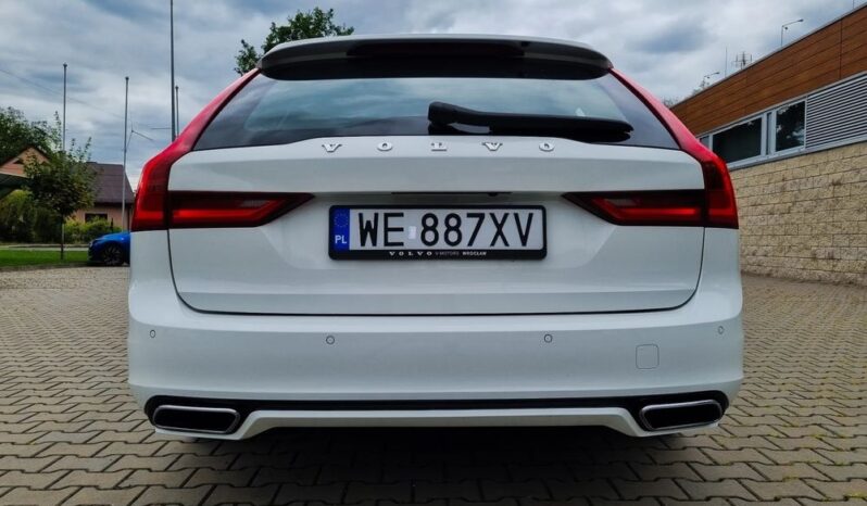 VOLVO V90  | 4×4 (doł. automatycznie) | Automatyczna | 190 KM | Biały full