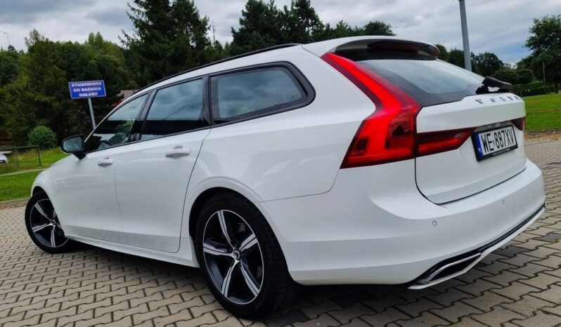 VOLVO V90  | 4×4 (doł. automatycznie) | Automatyczna | 190 KM | Biały full