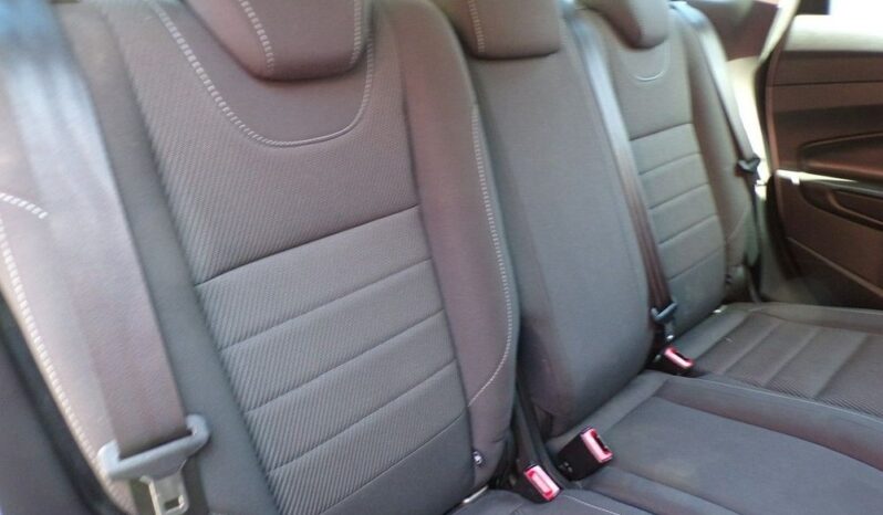 FORD Kuga  | FWD (przód) | Manualna | 120 KM | Biały full