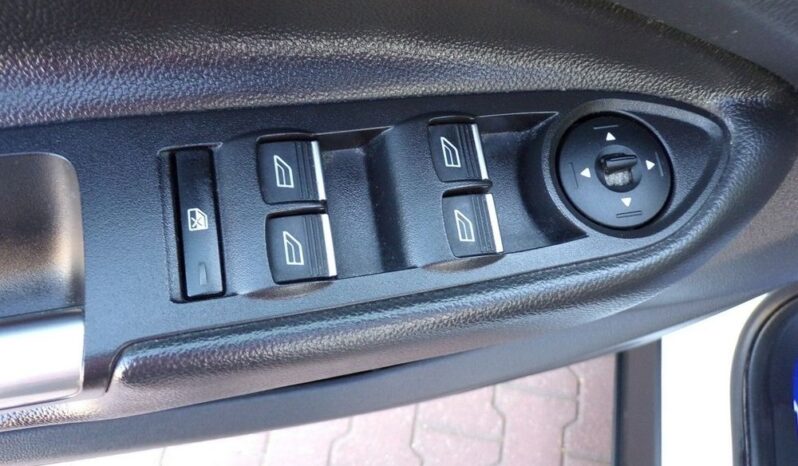 FORD Kuga  | FWD (przód) | Manualna | 120 KM | Biały full