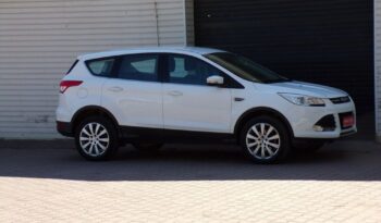 FORD Kuga  | FWD (przód) | Manualna | 120 KM | Biały full