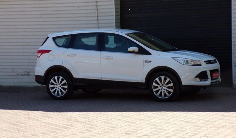 FORD Kuga  | FWD (przód) | Manualna | 120 KM | Biały full