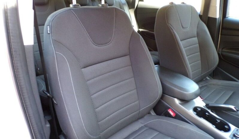 FORD Kuga  | FWD (przód) | Manualna | 120 KM | Biały full