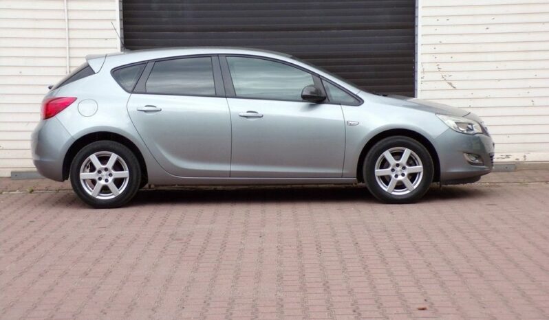 OPEL Astra | FWD (przód) | Manualna | 115 KM | Srebrny full