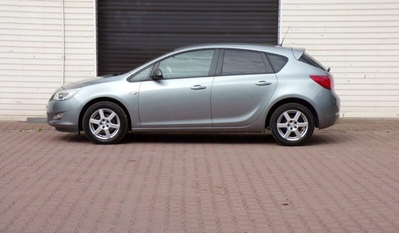 OPEL Astra | FWD (przód) | Manualna | 115 KM | Srebrny full