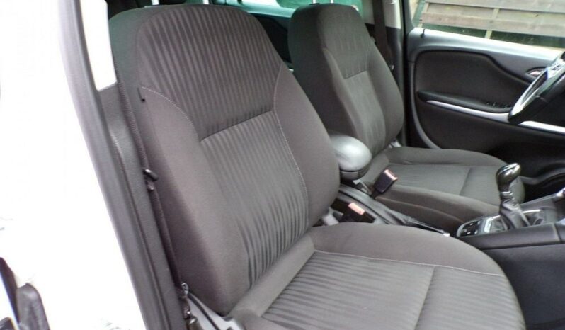 OPEL Zafira  | FWD (przód) | Manualna | 110 KM | Biały full