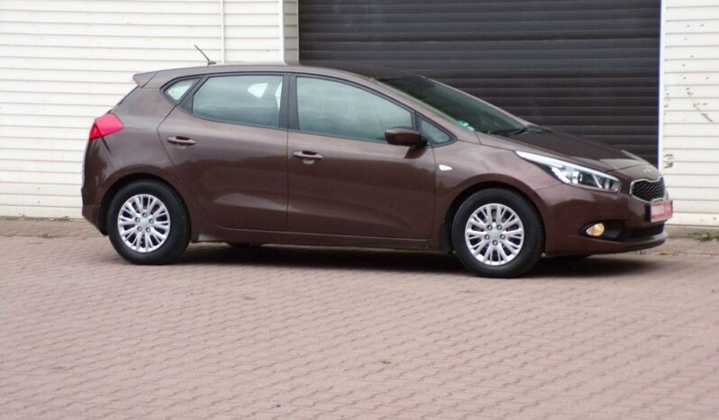 KIA Ceed  | FWD (przód) | Manualna | 100 KM | Brązowy full