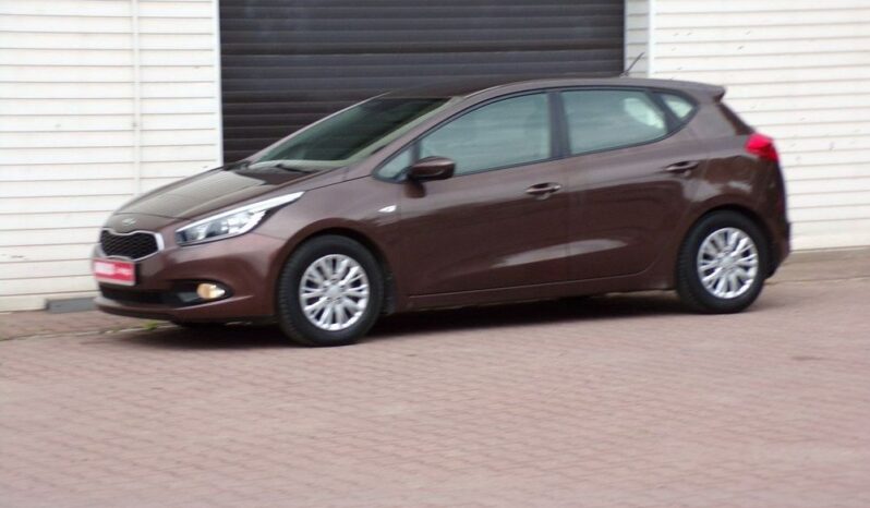 KIA Ceed  | FWD (przód) | Manualna | 100 KM | Brązowy full