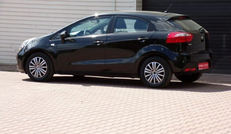 KIA Rio  | FWD (przód) | Manualna | 86 KM | Czarny full