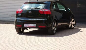 KIA Rio  | FWD (przód) | Manualna | 86 KM | Czarny full