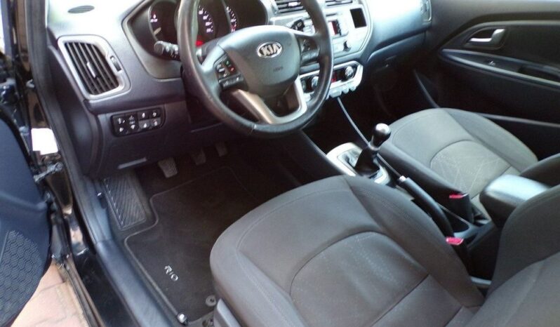 KIA Rio  | FWD (przód) | Manualna | 86 KM | Czarny full