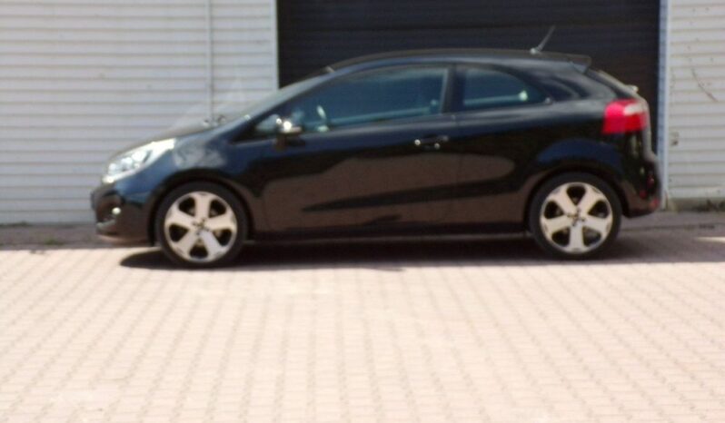 KIA Rio  | FWD (przód) | Manualna | 86 KM | Czarny full