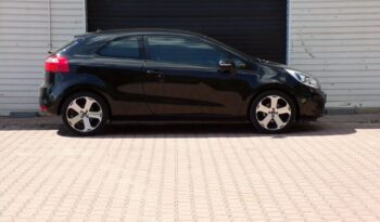 KIA Rio  | FWD (przód) | Manualna | 86 KM | Czarny full