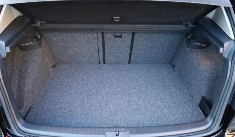 VOLKSWAGEN Golf  | FWD (przód) | Manualna | 122 KM | Czarny full