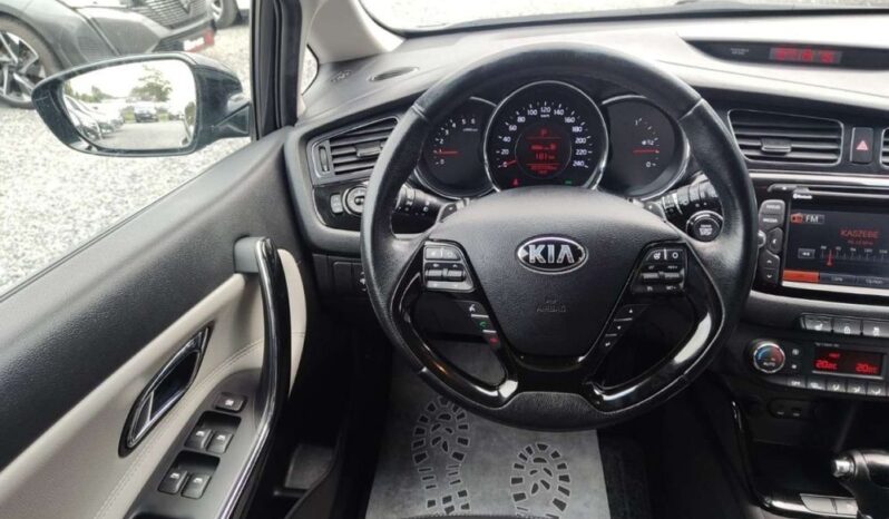 KIA Ceed  | FWD (przód) | Automatyczna | 128 KM | Czarny full