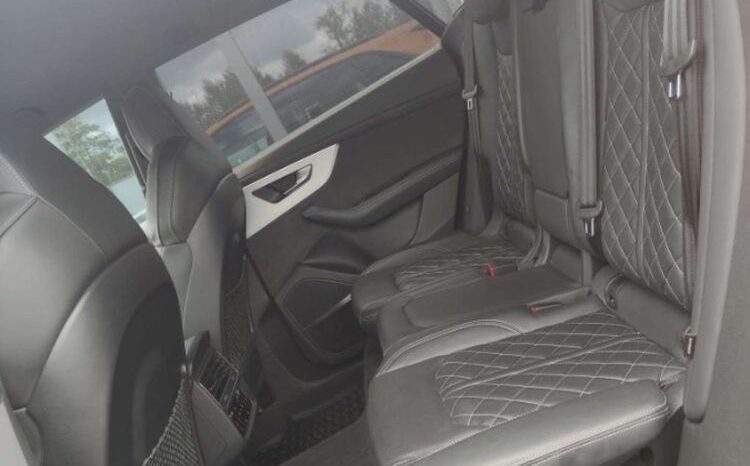 AUDI Q8  | 4×4 (stały) | Automatyczna | 286 KM | Pomarańczowy full