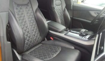 AUDI Q8  | 4×4 (stały) | Automatyczna | 286 KM | Pomarańczowy full