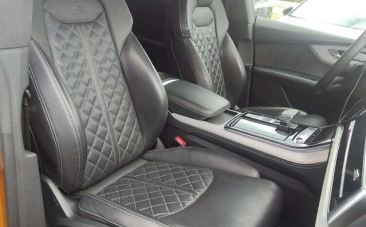 AUDI Q8  | 4×4 (stały) | Automatyczna | 286 KM | Pomarańczowy full