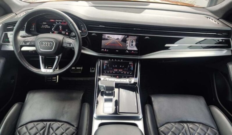 AUDI Q8  | 4×4 (stały) | Automatyczna | 286 KM | Pomarańczowy full