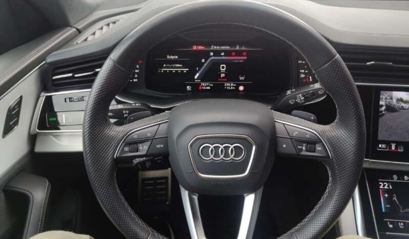 AUDI Q8  | 4×4 (stały) | Automatyczna | 286 KM | Pomarańczowy full