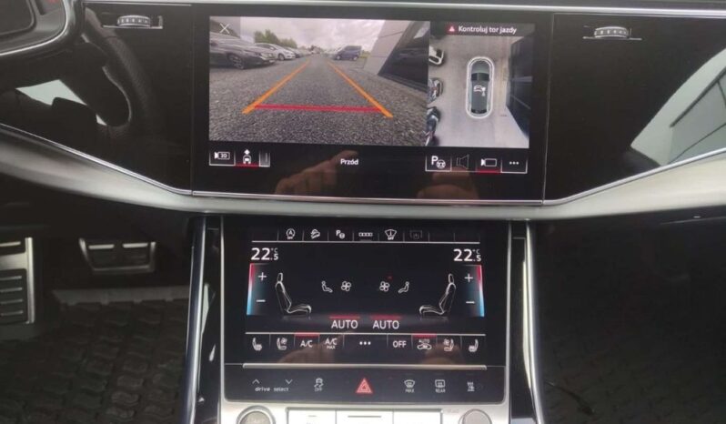 AUDI Q8  | 4×4 (stały) | Automatyczna | 286 KM | Pomarańczowy full