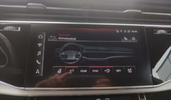 AUDI Q8  | 4×4 (stały) | Automatyczna | 286 KM | Pomarańczowy full