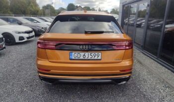 AUDI Q8  | 4×4 (stały) | Automatyczna | 286 KM | Pomarańczowy full