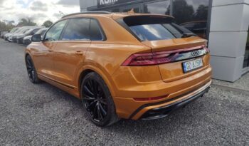 AUDI Q8  | 4×4 (stały) | Automatyczna | 286 KM | Pomarańczowy full