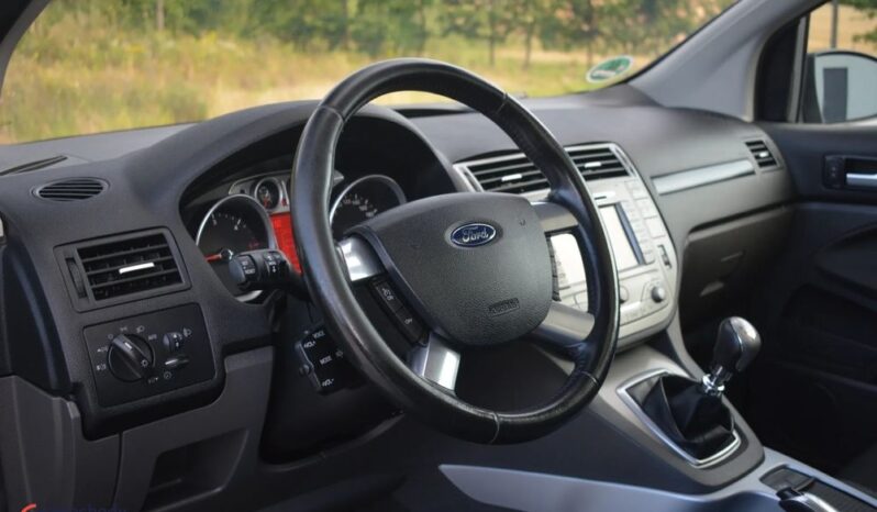 FORD Kuga  | 4×4 (stały) | Manualna | 140 KM | Czarny full