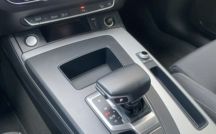 AUDI Q5  | 4×4 (stały) | Automatyczna | 204 KM | Czarny full