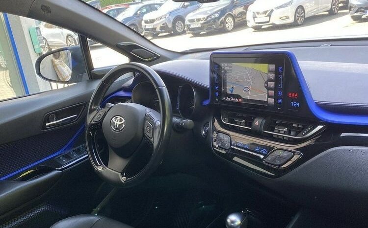 TOYOTA C-HR | 4×4 (doł. automatycznie) | Automatyczna | 116 KM | Srebrny full