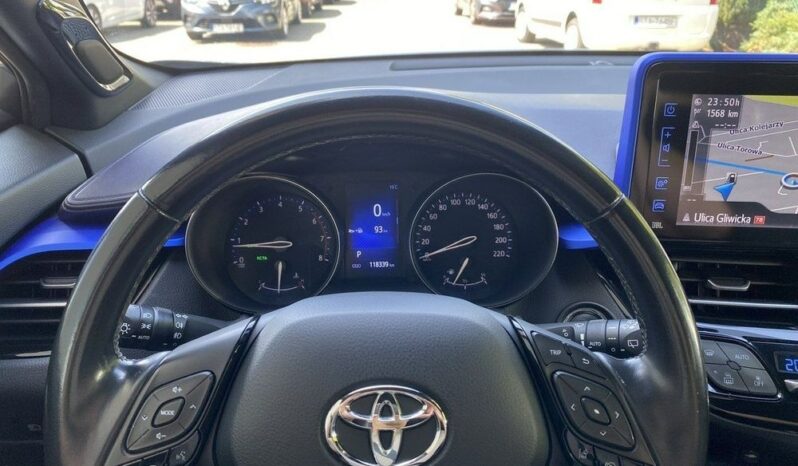 TOYOTA C-HR | 4×4 (doł. automatycznie) | Automatyczna | 116 KM | Srebrny full
