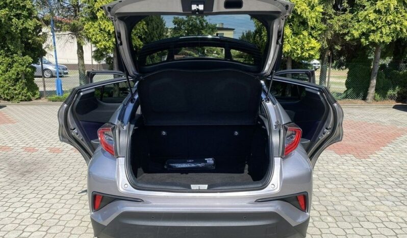 TOYOTA C-HR | 4×4 (doł. automatycznie) | Automatyczna | 116 KM | Srebrny full