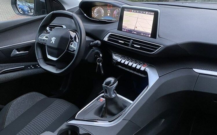 PEUGEOT 3008  | FWD (przód) | Manualna | 130 KM | Srebrny full