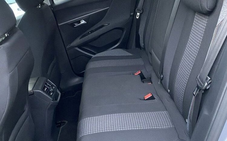 PEUGEOT 3008  | FWD (przód) | Manualna | 130 KM | Srebrny full