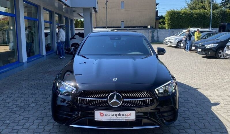 MERCEDES-BENZ Klasa E | 4×4 (stały) | Automatyczna | 197 KM | Czarny full