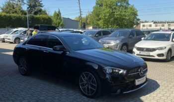 MERCEDES-BENZ Klasa E | 4×4 (stały) | Automatyczna | 197 KM | Czarny full