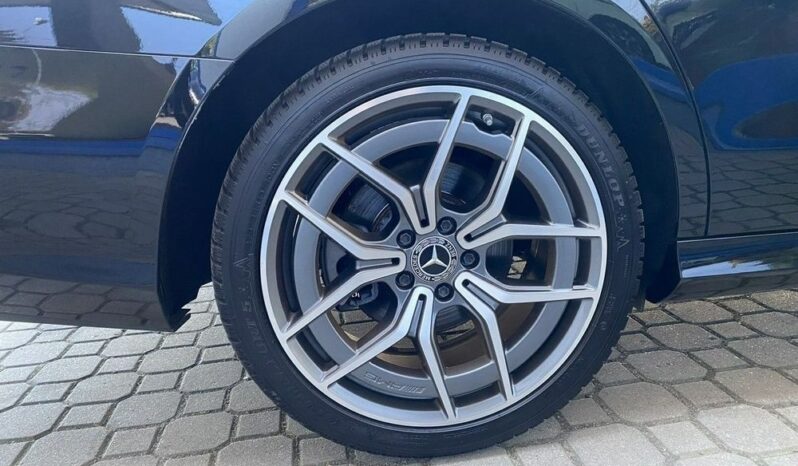 MERCEDES-BENZ Klasa E | 4×4 (stały) | Automatyczna | 197 KM | Czarny full