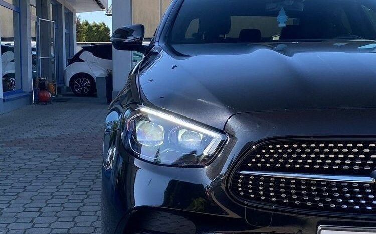 MERCEDES-BENZ Klasa E | 4×4 (stały) | Automatyczna | 197 KM | Czarny full