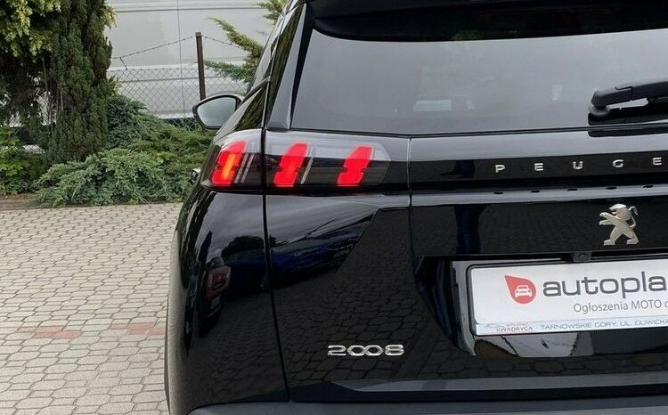 PEUGEOT 2008  | FWD (przód) | Manualna | 110 KM | Czarny full